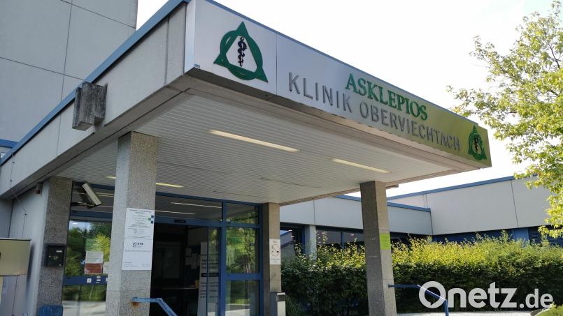 Die Aktionsgruppe &quot;Schluss mit Kliniksterben in Bayern&quot; sieht den geplanten Verkauf des Oberviechtacher Krankenhauses an eine Unternehmensgruppe mit großer Sorge und Skepsis. Unser Bild zeigt den Eingangsbereich der Klinik. Archivbild: Portner