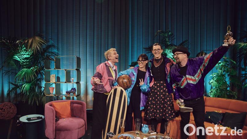 Die Gäste der Pilotfolge der Talk-Show &quot;Karlsplatz&quot;: Robert Stadlober, Eva Karl Faltermeier, Martina Schwarzmann und Helmut A. Binser (von links). Bild: Philipp Thurmaier/BR-Foto