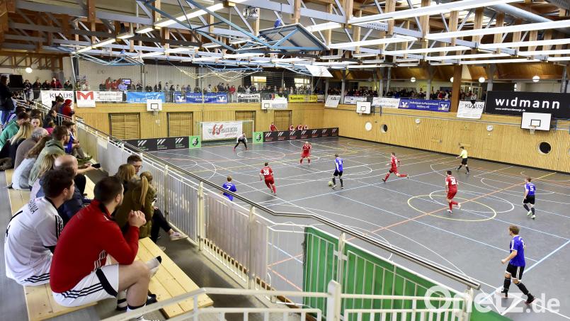 Der Spedition-Wagner-Cup wird an zwei Tagen in der Rudolf-Scheuerer-Halle in Kümmersbruck ausgespielt. Archivbild: Hubert Ziegler