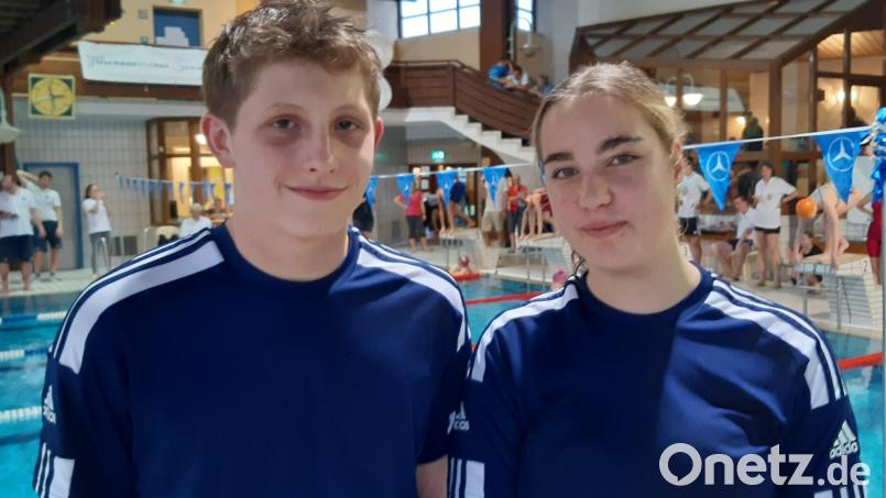 Leonhard Fütterer (links) und Hanna Hirsche vom Tirschenreuther Schwimm-Club konnten sich für die bayerischen Langstreckenmeisterschaften am Wochenende in Bayreuth qualifizieren. Bild: rbg