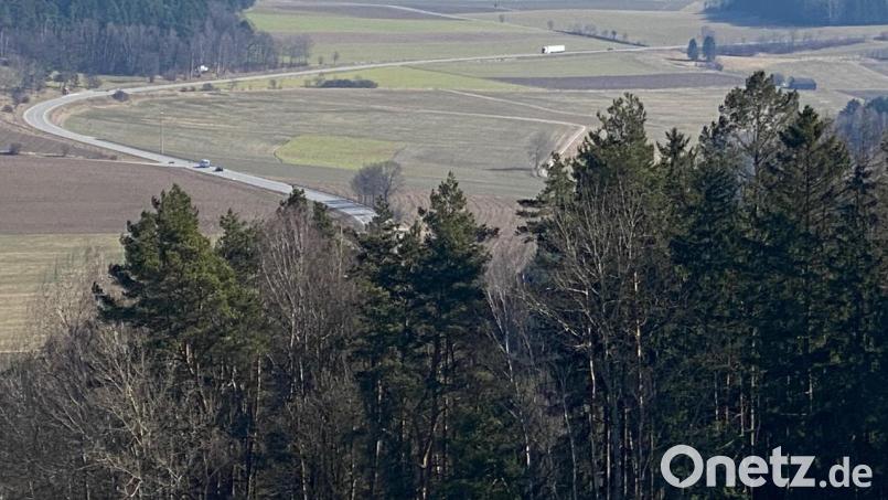 Das bereits bei Woppenrieth eingeplante Gebiet am oberen Bildrand deckt einen Großteil der auszuweisenden Fläche für Windenergie ab. Bild: Josef Glas
