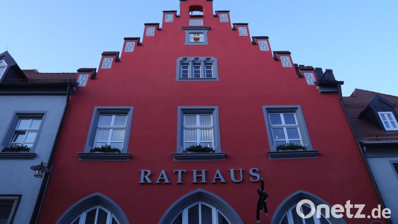 In der vergangenen Sitzung des Erbendorfer Stadtrats ging es mal wieder um die Rechnungsprüfung. Bild: Roland Wellenhoefer