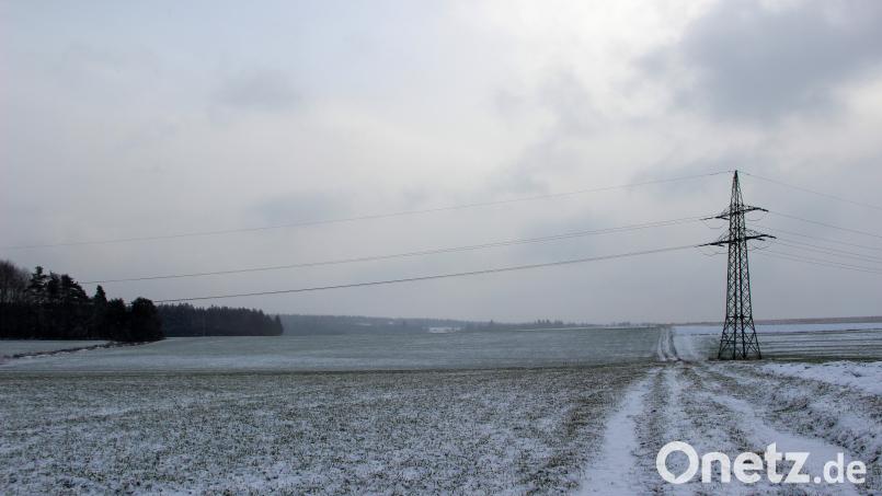 Voltgrün Energie GmbH plant in der Gemarkung Neuzirkendorf (rechts neben der Verbindungsstraße Neuzirkendorf Richtung Höfen) ein Umspannwerk. Bild: lep