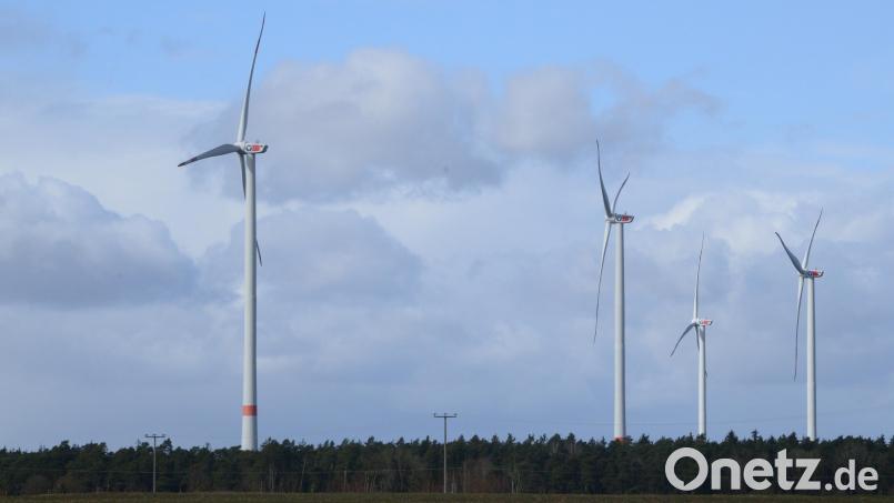 Den Kommunen und Landkreisen in Bayern kommt eine wichtige Rolle bei der Realisierung von Windenergieprojekten zu. Dabei können sie Unterstützung von sogenannten Windkümmerern erhalten. Archivbild: bey