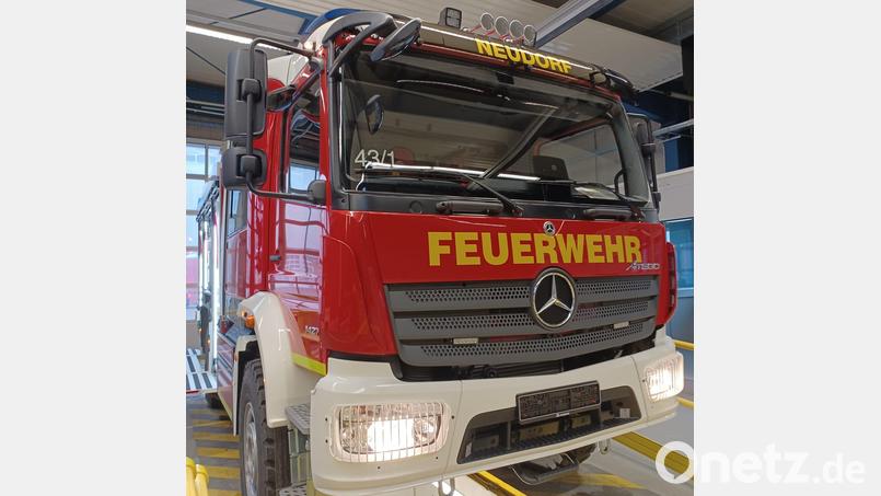 Das neue LF 10 der Feuerwehr Neudorf steht schon bereit. Bild: pi