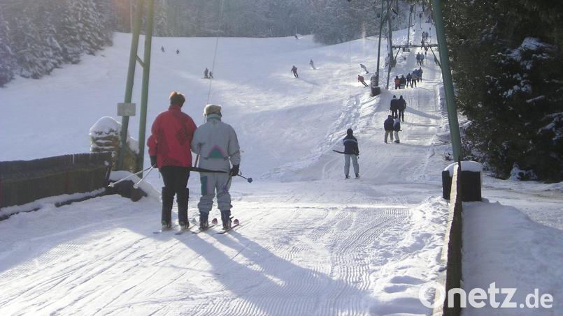 Jahrzehntelang war der Skilift Sitzambuch der ideale Anziehungspunkt für Skifahrer. Seit Jahren ist er nicht mehr in Betrieb, seine Zukunft ungewiss. Archivbild: e
