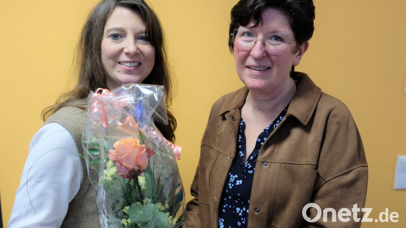 Der Frauenbund Speinshart lebt. Das beweist auch die steigende Mitgliederzahl. In der Generalversammlung begrüßte Sprecherin Elisabeth Nickl (rechts) Marina Diepold als 100. Mitglied. Bild: do