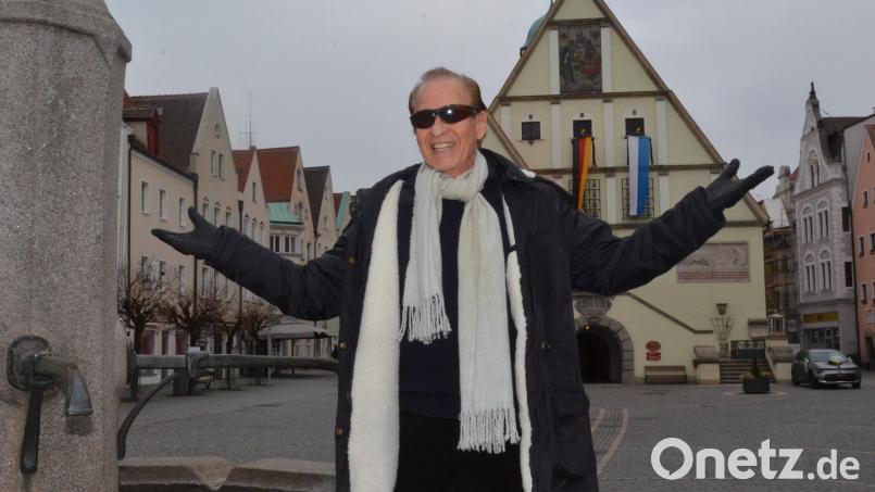 Michael Holm hat sich offenbar in Weiden verliebt: "Was ist das für ein herrliches, mittelalterliches Städtchen. Da müsste man doch wirklich im Sommer nochmal herkommen." Bild: Kunz