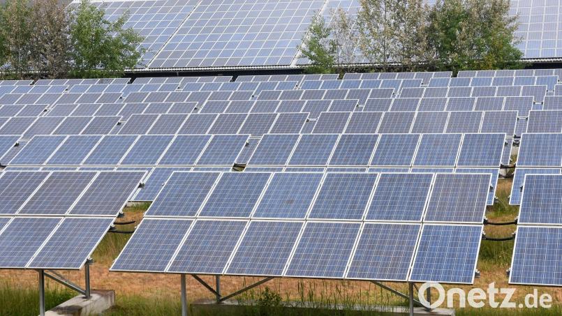 Solarenergie spielt in Sachen CO2-Reduzierung eine wichtige Rolle. In Fuchsmühl ist die Erweiterung des Solarparks beschlossene Sache. Symbolbild: Gabi Schönberger