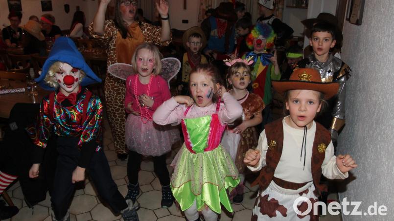 &quot;Ich bin a Dorfkind&quot;, singen die Mädchen und Buben in Waldkirch. Bild: pi