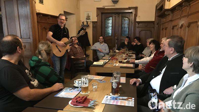 Der Vogelmayer, alias Thomas Mayer, überzeugte in seinem Bairischkurs Zuagroaste und Einheimische. Bild: mma