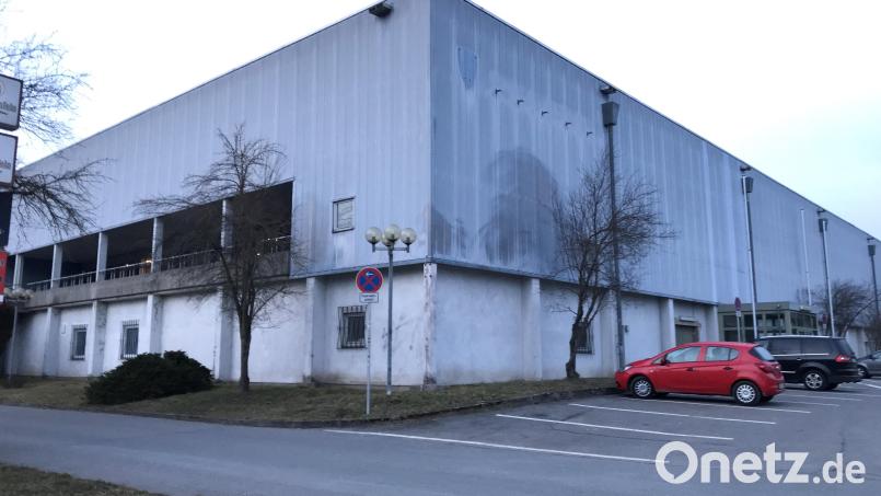 Die Sanierung der Mehrzweckhalle in Weiden kostet - Stand jetzt - 2,6 Millionen Euro und soll in der zweiten Jahreshälfte 2023 beginnen. Archivbild: Gabi Schönberger