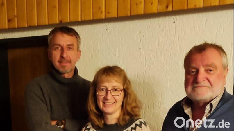 Hartmut Schendzielorz (rechts) tritt 2025 als Vorsitzender des EJPO nicht mehr an. Neben ihm die Projektleiter Christiane Regn und Gerd Müller. Bild: bk