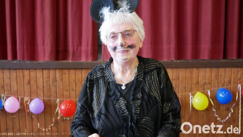 Rosemarie Selch trat beim Fasching 60 plus in der Stadthalle wieder als Waldsassener Stadtmaus auf. Bild: hmr