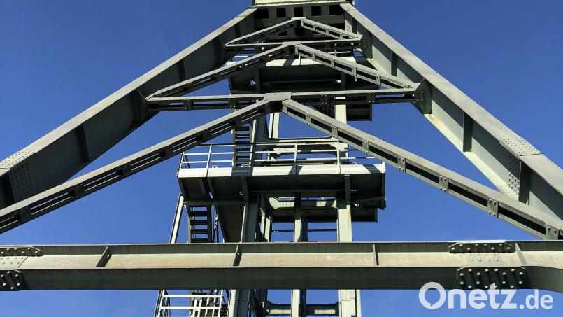 Bei der Neugestaltung des Schacht-Geländes (im Bild das Fördergerüst) werden die Metallbauarbeiten aus Kostengründen erneut ausgeschrieben. Bild: Andreas Royer