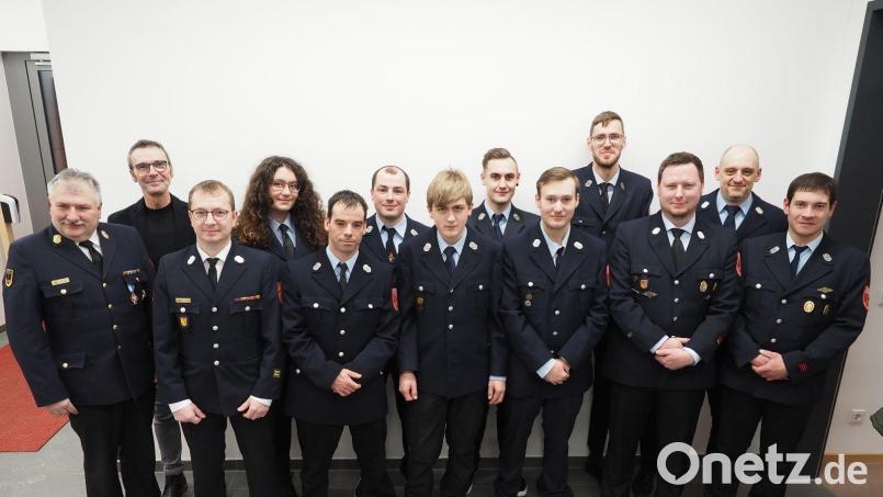 Die Geehrten der Feuerwehr Neukirchen. Bild: lei