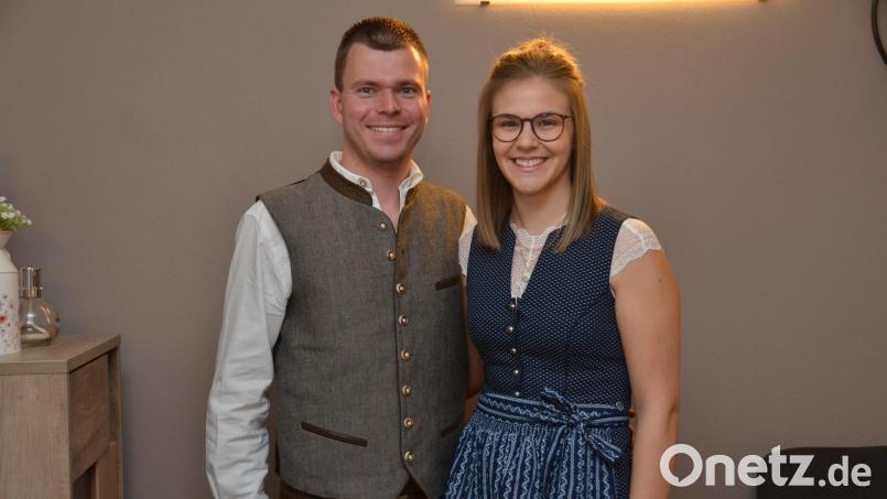 Nicole I. und Florian III. werden den Faschingsendspurt in Altenstadt beim Faschingsverein "Genau" als charmantes Prinzenpaar begleiten. Die beiden Altenstädter gehen seit fünf Jahren gemeinsam durchs Leben. Bild: dob
