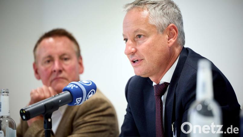 Markus Pannermayr (r), Vorsitzender des Bayerischen Städtetags, warnt davor, dass die Kliniken &quot;in eine gefährliche Schieflage&quot; rutschen. Archivbild: Tobias Köhler