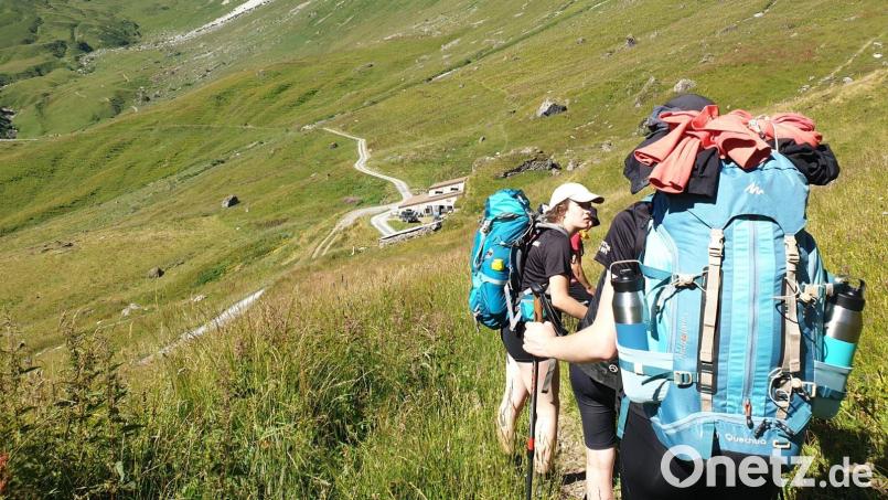 Zwölf Schüler des Kepler-Gymnasiums in Weiden machten sich im vergangenen Sommer auf eine Hüttenwanderung von der Schweiz nach Frankreich. Archivbild: Schuh/exb