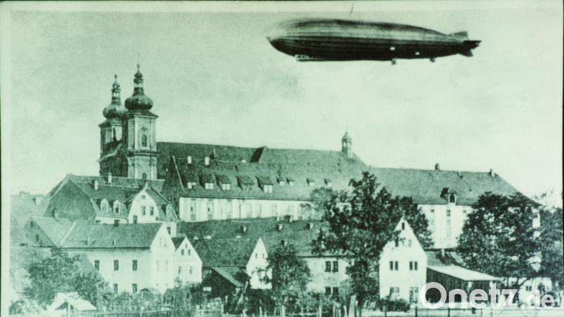 Das Luftschiff LZ 127 Graf Zeppelin bei seinem Überflug über die Stadt Waldsassen am Sonntag, 28. September 1930. Bild: Archiv Stadt Waldsassen