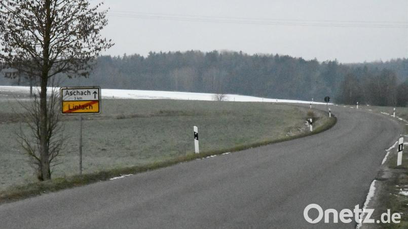 Ein Radweg entlang der Gemeindeverbindungstraße zwischen Lintach und Aschach wäre die bestmögliche Lösung. Diese Trassenführung ist bereits im Abstimmungsvorschlag &quot;Radverkehrsnetz Bayern&quot; des Staatsministeriums aufgeführt. Bild: sche