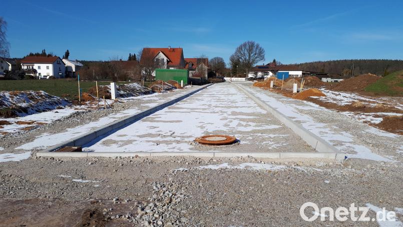 Auch die Arbeiten für die Erschließung der neuen Baugrundstücke am Stationsweg (Bild) ruhen witterungsbedingt. Bild: pz