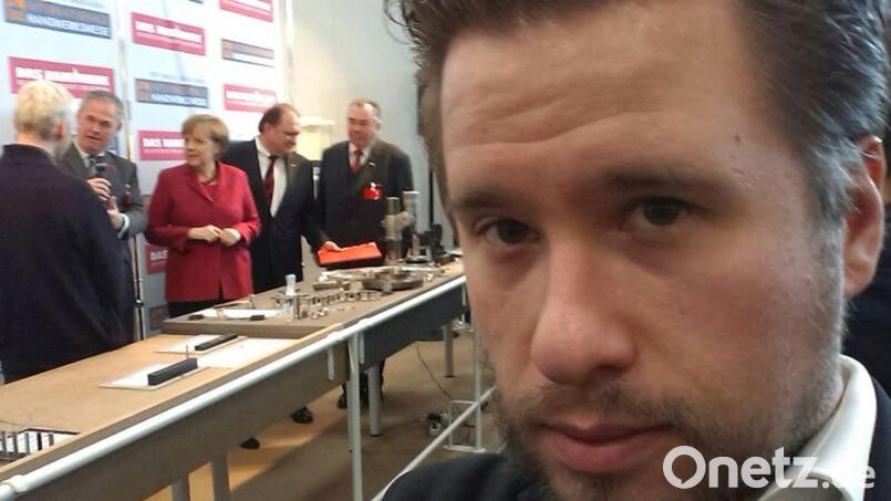 Ein Selfie aus der Zeit bei münchen.tv: Krischan Affronti interviewte auch die damalige Bundeskanzlerin Angela Merkel. Archivbild: Krischan Affronti/exb