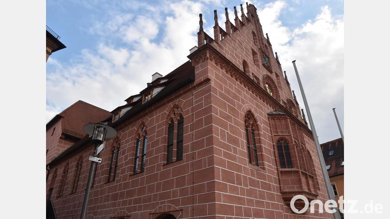 Aus dem Sulzbach-Rosenberger Rathaus könnten schon bald die Stadtratssitzungen ins Internet übertragen werden. Bild: Andreas Royer