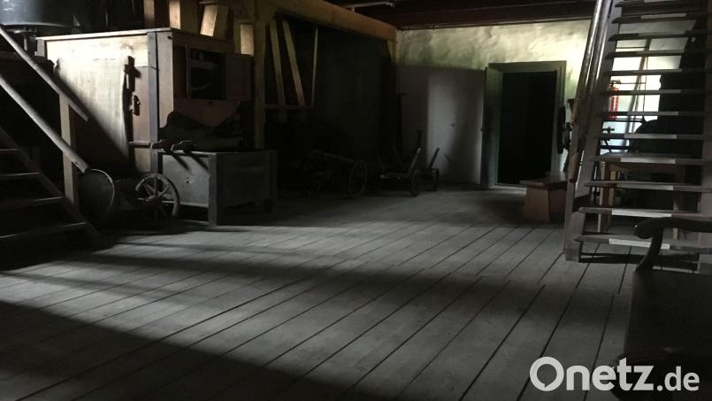Die alte Mühle, eine Außenstelle des Kultur-Schlosses in Theuern, ist das passende Ambiente für einen Grusel-Hörspielabend. Bild: exb