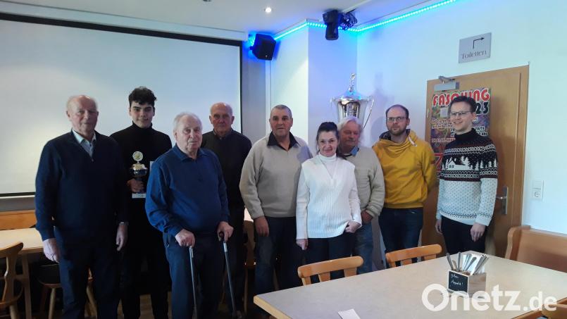 Der Brieftaubenverein zeichnete seine Besten aus. Bild: Fabian Braun/exb