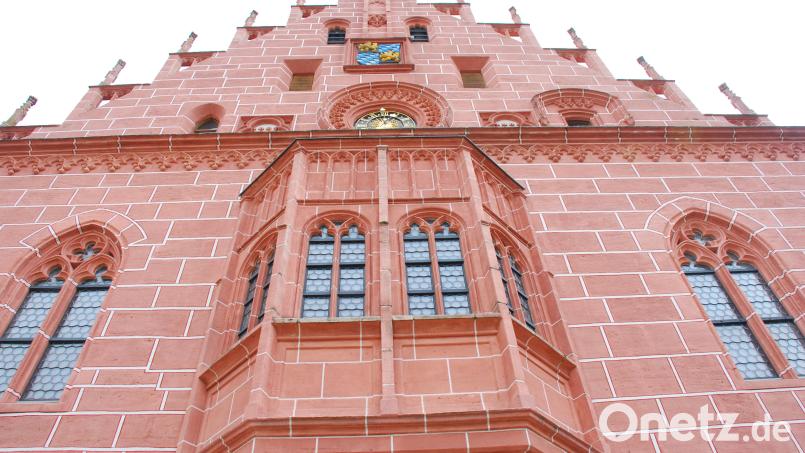 Unter dem Begriff „Gläsernes Rathaus“ erhoffen sich die Öffentlichkeit und Teile des Stadtrates eine bessere Teilhabe der Bürger an kommunalen Entscheidungsprozessen und generell mehr Informationsfluss aus der Verwaltung. Archivbild: Andreas Royer