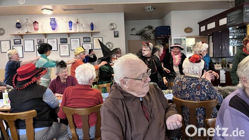 Beim Seniorenfasching geht&#039;s hoch her. Bild: sm