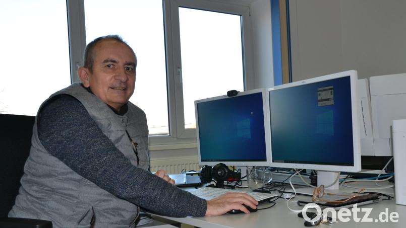 Wolfgang Böhm hat seinen Arbeitsplatz in einem Büro des Kreisbauhofs bezogen. Er freut sich auf seinen Einsatz als behördlicher Datenschutzbeauftragter. Bild: as