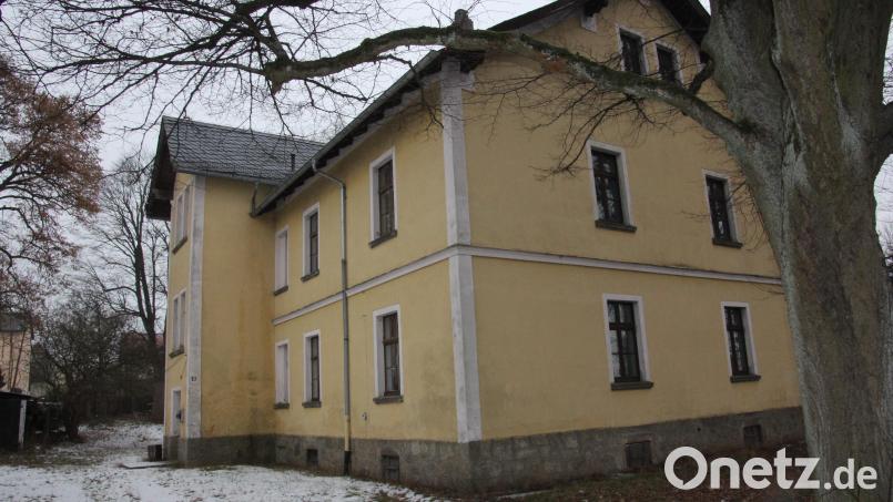 Die denkmalgeschützte „Giesecke-Villa“ soll umfassend saniert werden. Elf Wohnungen sollen in dem Gebäude entstehen. Auf dem Grundstück plant die Fischer Immobilien UG auch einen Neubau mit 15 Wohnungen. Bild: kro