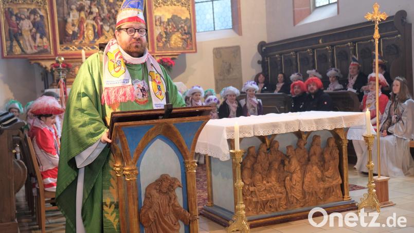 Der Frohsinn ist der beste Schutzpatron, sagt Eschenbachs Pfarrer Pater Johannes Bosco. Seine Schlussfolgerung war am Faschingssonntag eine humorvoll-hintergründige Predigt mit fröhlichen Wortspielen. Bild: do