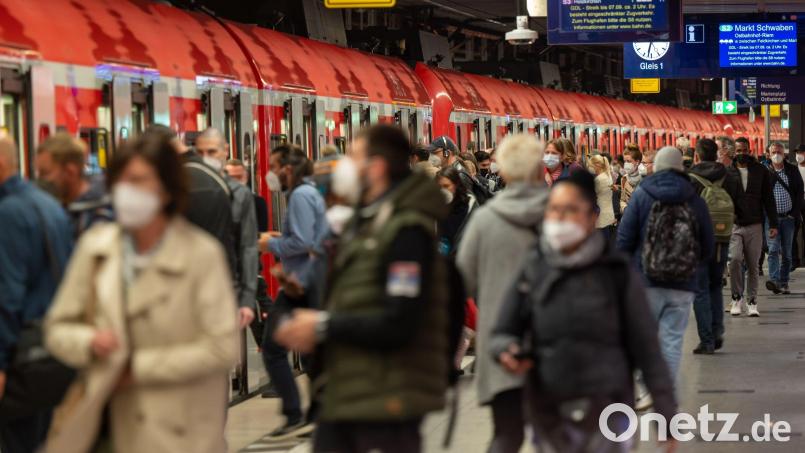 Mehr als 28.000 sozialversicherungspflichtige Frauen und Männer arbeiten in Amberg. Davon kommen mehr als 64 Prozent als Pendler in die Stadt. Symbolbild: Peter Kneffel
