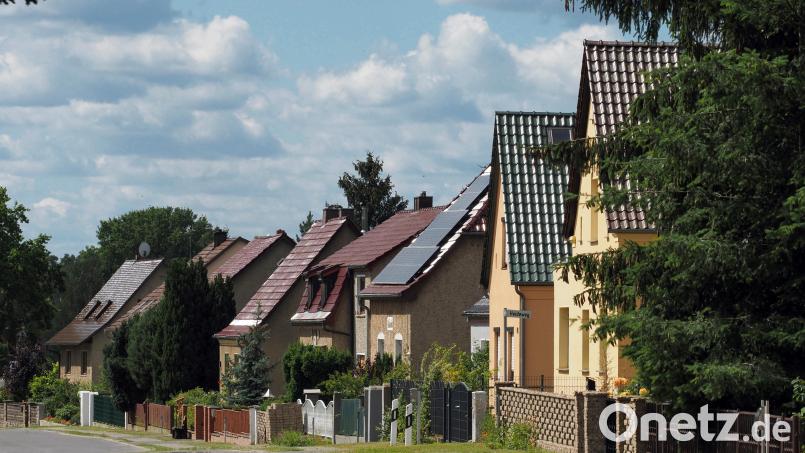 Das Einfamilienhaus ist auch in der Oberpfalz heiß begehrt. Ob es wohl bald zu einem Auslaufmodell wird? Zu teuer - und zu wenig Platz? Bild: Soeren Stache