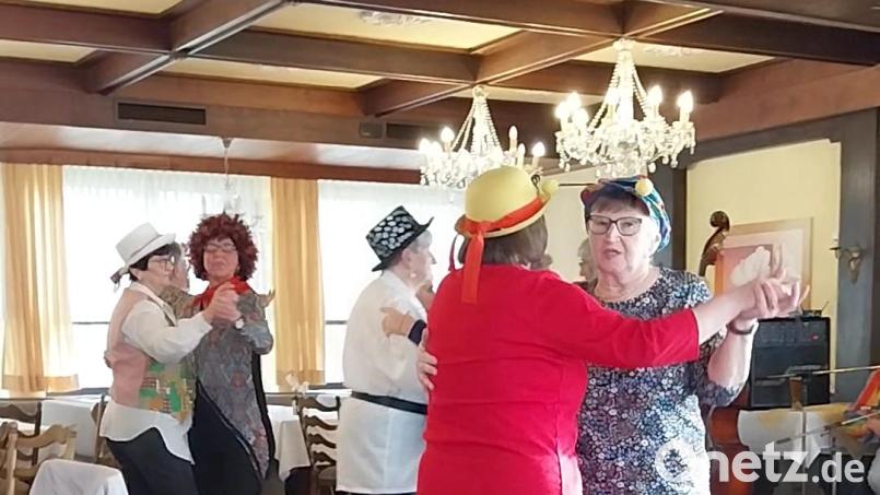 Im Landgasthof &quot;Igel&quot; stieg der Weiberfasching der AWO Tirschenreuth. Bild: Marianne Scheffler/exb