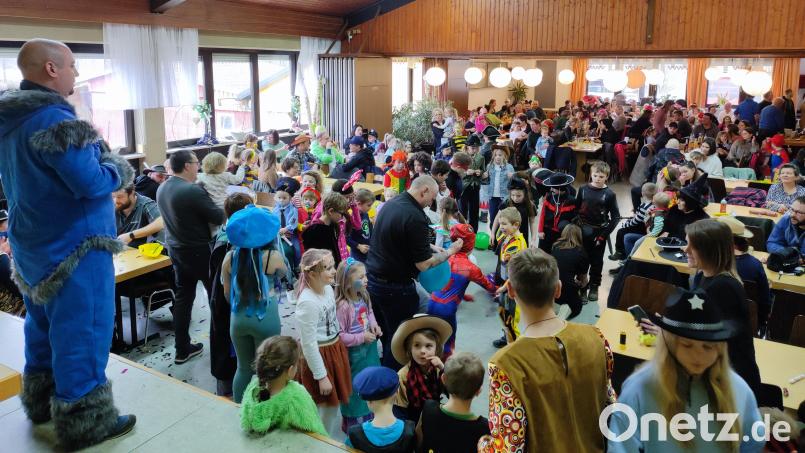 Sehr gut besucht war der Kinderfasching der Feuerwehr und Blaskapelle Thanhausen. Bild: rdh