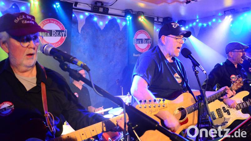 Café statt Vereinshaus: "Back Beat" am Freitagabend auf der "Live Stage". Bild: Kunz