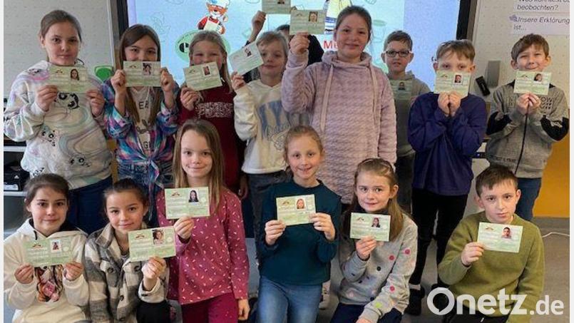 Die Kinder der dritten Klasse bestanden den Ernährungsführerschein an der Grundschule. Bild: Barbara Hauer/exb