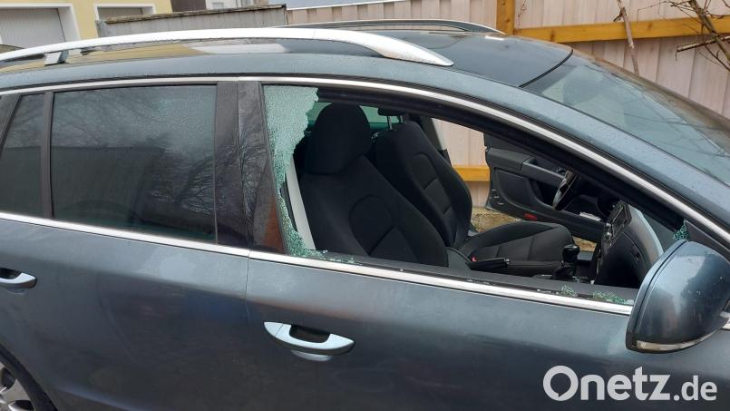 In Neustadt, Altenstadt und Parkstein sind in der Nacht zum Dienstag mindestens 21 Autos aufgebrochen worden. Bild: Joe Dobmeier/exb