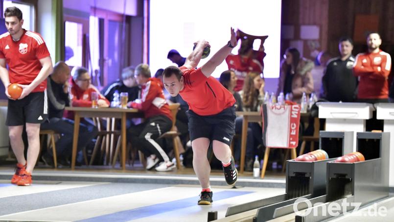 Andreas Meixner (rechts) und seine Teamkollegen von Fortuna Neukirchen sind zu Gast bei Eintracht Bamberg. Archivbild: Hubert Ziegler