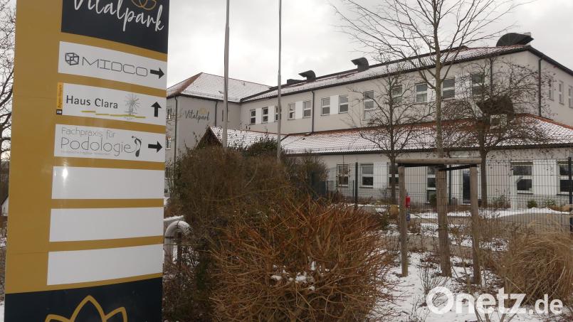 Im Untergeschoß des Vitalparks mietet das Landratsamt für die Zeit bis 31. Dezember 2023 Räume für Flüchtlingsfamilien an. Bild: rn