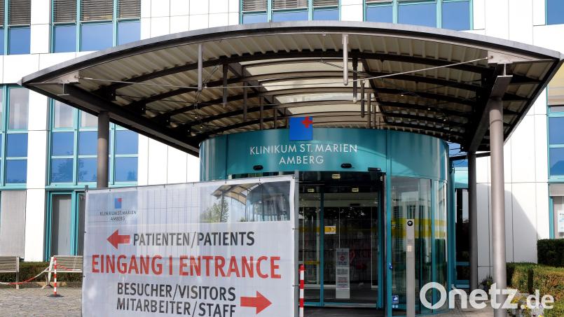 St. Marien in Coronazeiten: Für das Klinikum Amberg gibt es ab Mittwoch, 1. März, als &quot;Einschränkung&quot; nur noch die FFP2-Maskenpflicht für Besucher und beispielsweise MVZ-Patienten. Archivbild: Stephan Huber