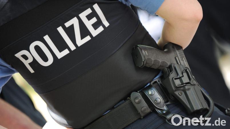 Gebündelte Polizeiarbeit beendete in Marktredwitz die Flucht eines Kofferdiebs. Symbolbild: Arne Dedert/dpa