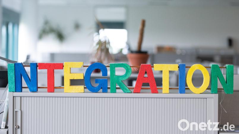 Die Regierung der Oberpfalz verleiht einen Integrationspreis. Symbolbild: Sebastian Kahnert