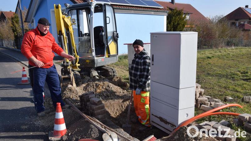 Während der DSL-Ausbau in der neuen Barbarastraße (Bild) jetzt abgeschlossen wird, schaut es für den Bereich Pittersberg düster aus. Die Firma Glasfaser Direkt, die hierfür den Zuschlag bekommen hat, hat Insolvenz angemeldet. Wann und wie es dort weitergeht, ist völlig offen. Bild: bö