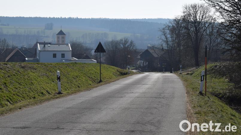 Im Zuge der Sanierung der Gemeindeverbindungsstraße Weihern - Losau soll auch die Wasserleitung erneuert werden. Dies fällt in die Zuständigkeit des Zweckverbandes Glaubendorfer Gruppe. Bild: bnr