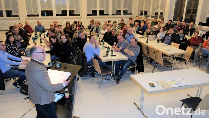 Speinshart leuchtet - für viele Gemeindebürger bestätigt sich dieser Eindruck in den Ausführungen des Bürgermeisters in der Bürgerversammlung im generalsanierten Gemeindezentrum. Bild: do